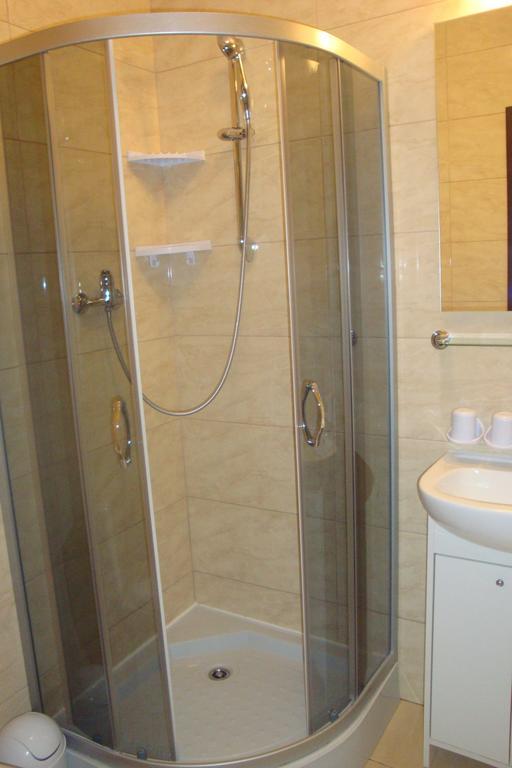 Appartement Przystan à Rozalin  Extérieur photo
