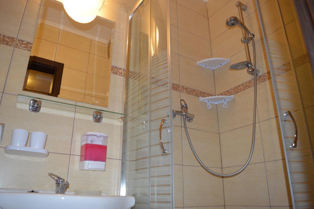 Appartement Przystan à Rozalin  Extérieur photo